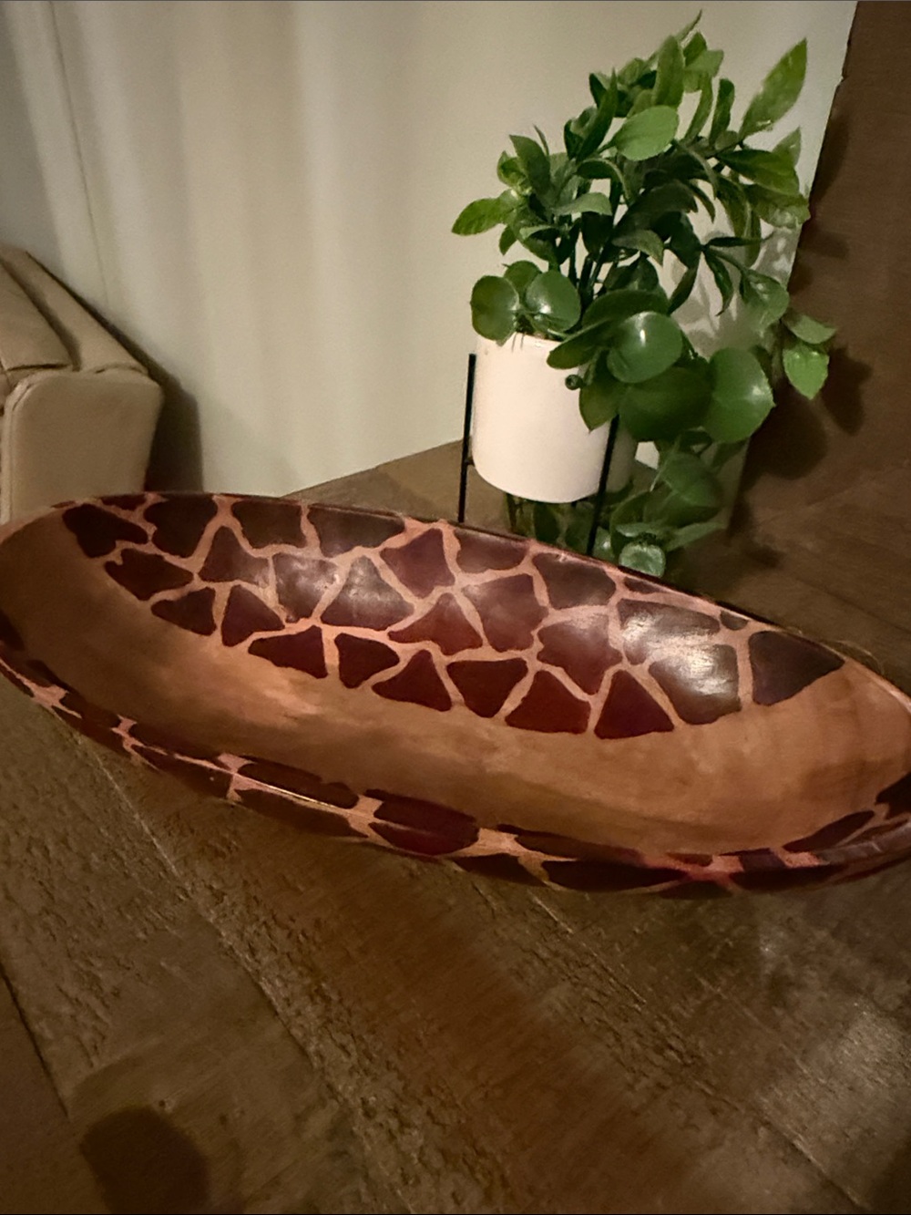 Hand-carved  Made in KENYA Giraffe Pattern Wooden Bowl - Brown & Dark Brown
